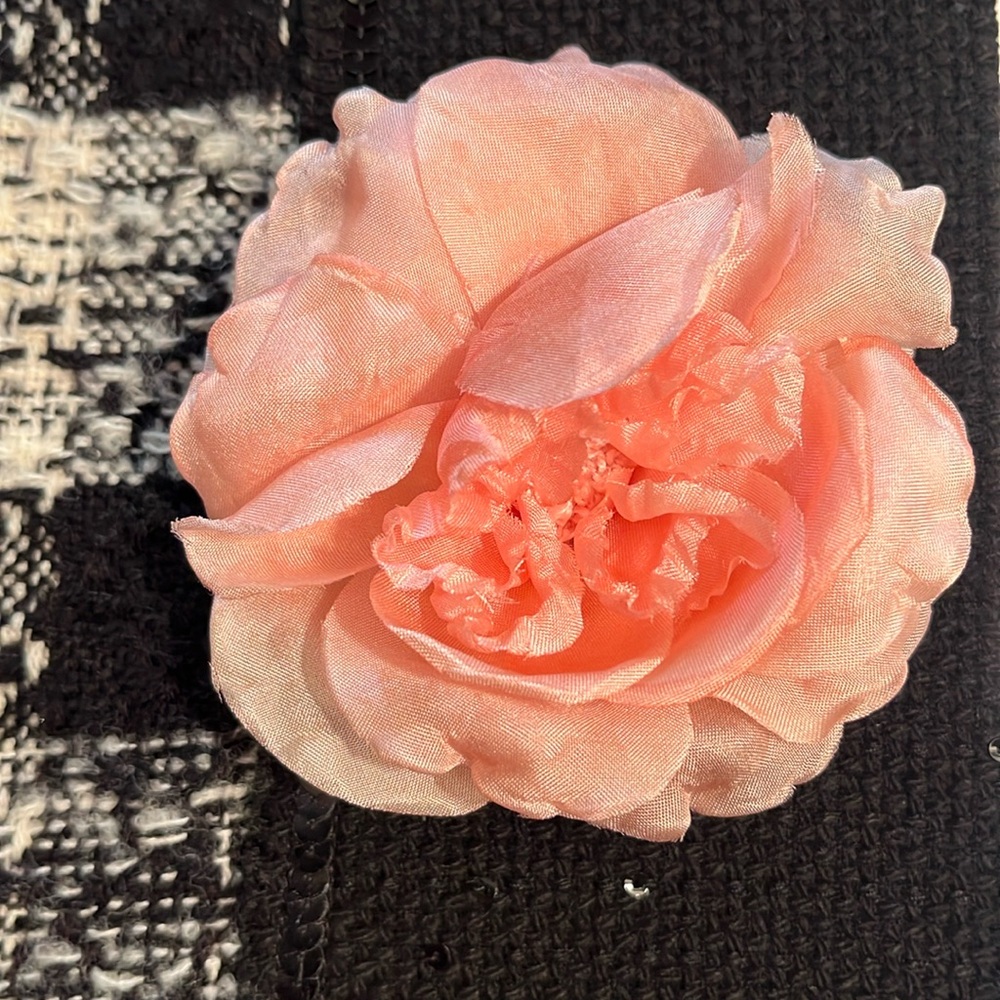 Gucci Silk Flower Brooch - Pink - New in Box with Authenticity Papers